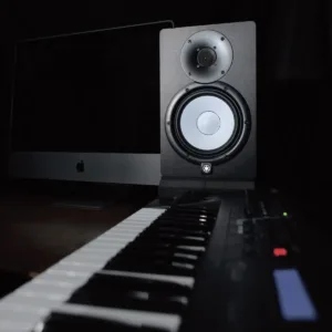 Yamaha HS7 Monitor de Estudio de 7"